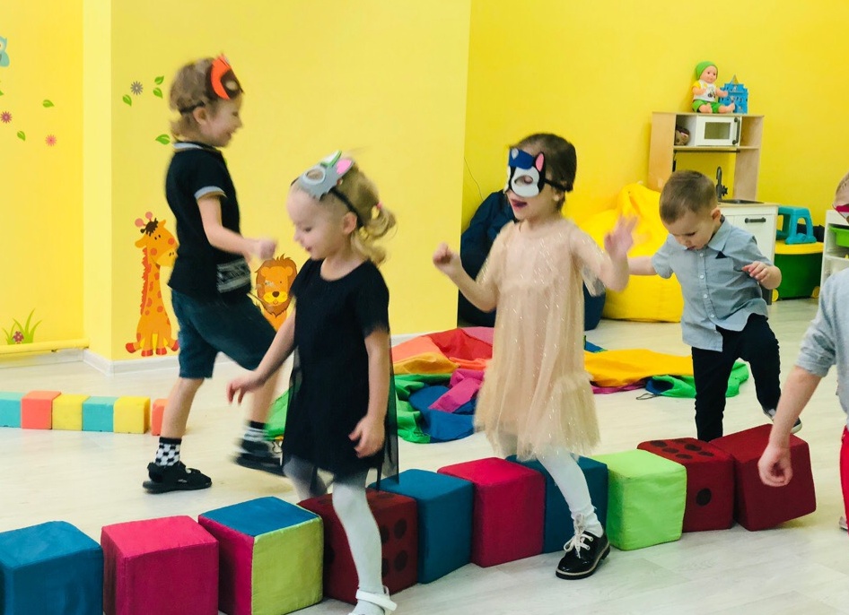 Танец для детей 3-4 лет