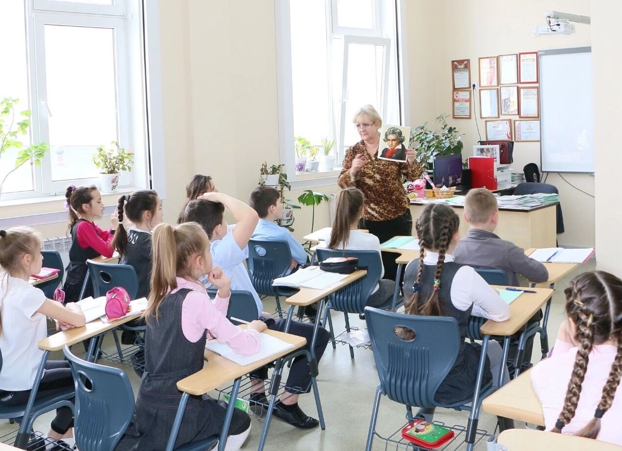 Буллинг и старое воспитание в школах танцев